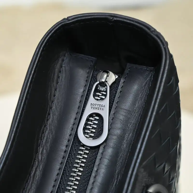 bo*te*ga Ve*ne*ta bags 2111yz0013