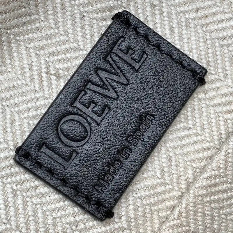 L0ew* bags 2312ya0024