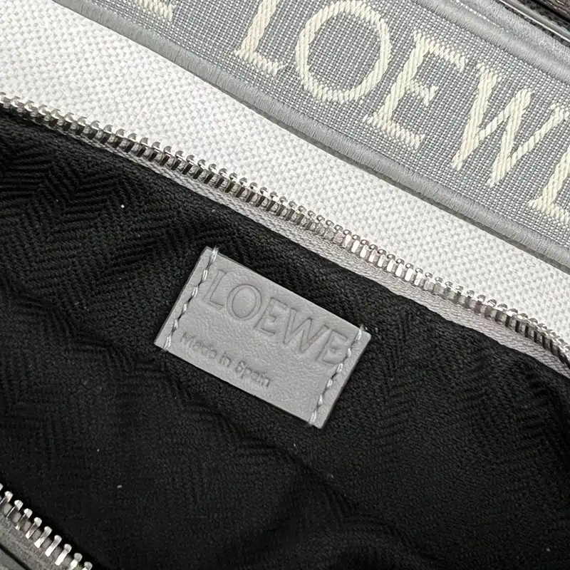 L0ew* bags 2404ya0086