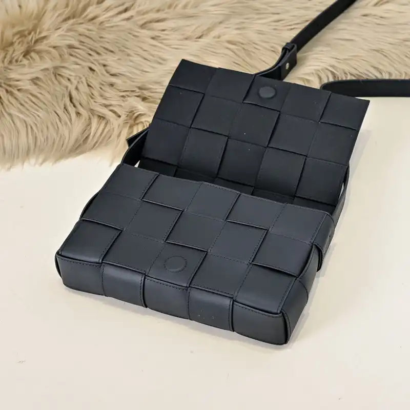 bo*te*ga Ve*ne*ta bags 2411ya0128