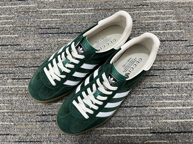 ontrend g*u*i x Ad*s 44